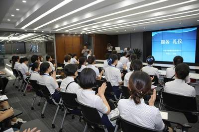 關注服務禮儀，提升服務質量 —— 西安市旅游信息咨詢中心開展全員服務禮儀培訓